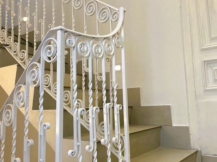 پانسیون Room In Guest Room The 10 Square A Townhouse Situated In The Heart Of Siggiewi Village Square