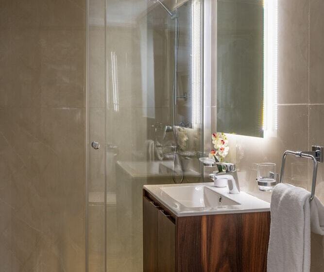 پانسیون Room In Guest Room The 10 Square A Townhouse Situated In The Heart Of Siggiewi Village Square