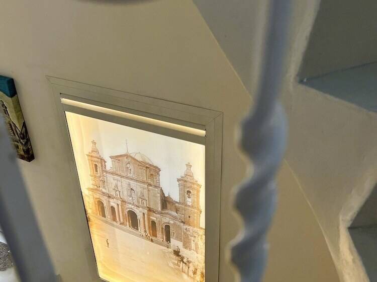 پانسیون Room In Guest Room The 10 Square A Townhouse Situated In The Heart Of Siggiewi Village Square