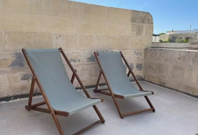 پانسیون Room In Guest Room   The 10 Square   A Townhouse Situated In The Heart Of Siggiewi Village Square