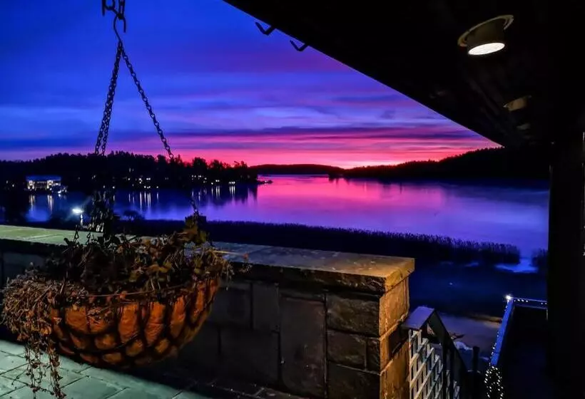 Skåvsjöholm, Hotell & Konferens