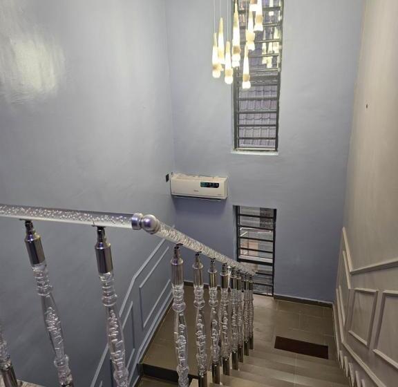 Triple D Luxury Hotel By Chill And Thrill