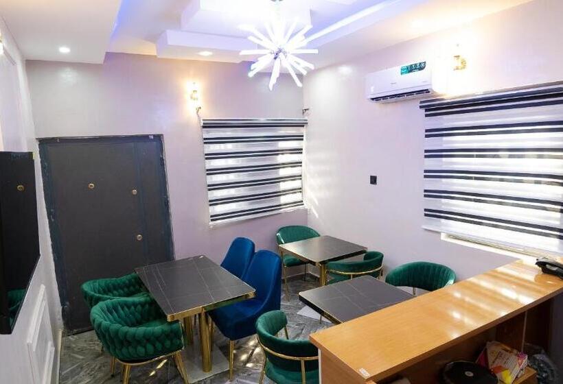 Triple D Luxury Hotel By Chill And Thrill