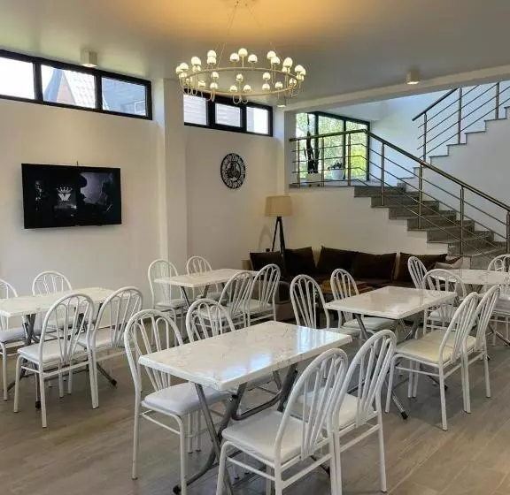 تختخواب و صبحانه El Mari