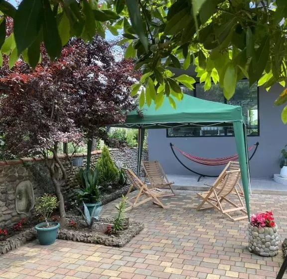 تختخواب و صبحانه El Mari