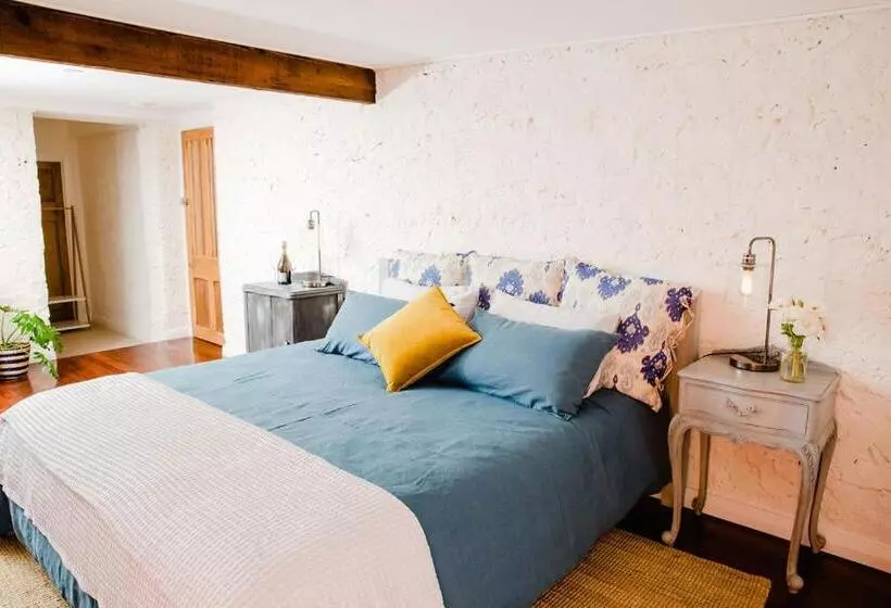 Aamiaismajoitus (B&B) Orange Door Bnb