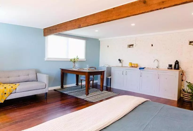 Aamiaismajoitus (B&B) Orange Door Bnb