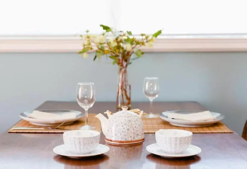 Aamiaismajoitus (B&B) Orange Door Bnb