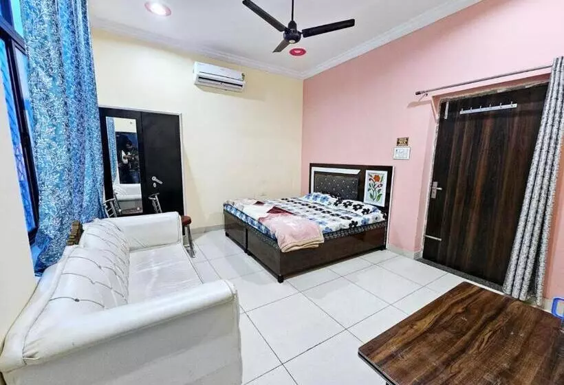 Gopal Hotel And Palace