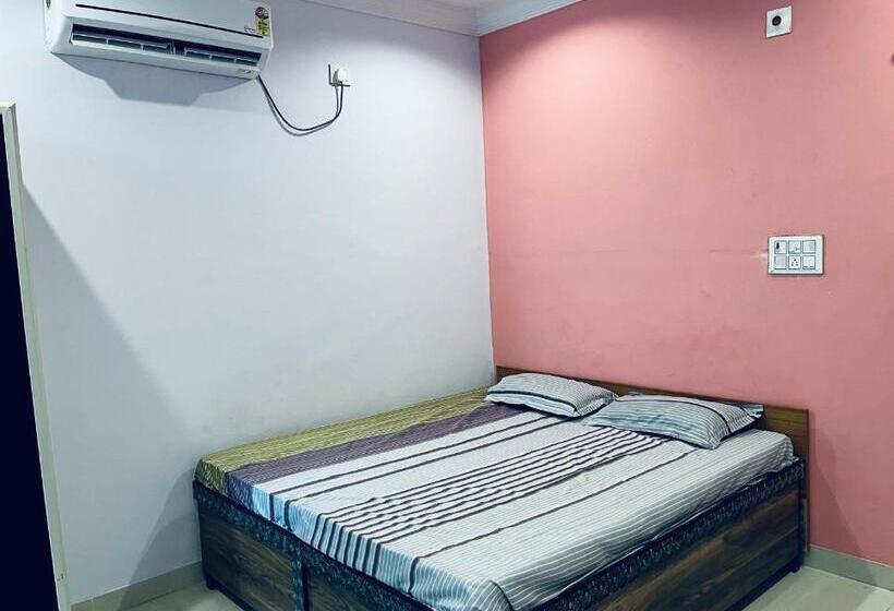 Gopal Hotel And Palace