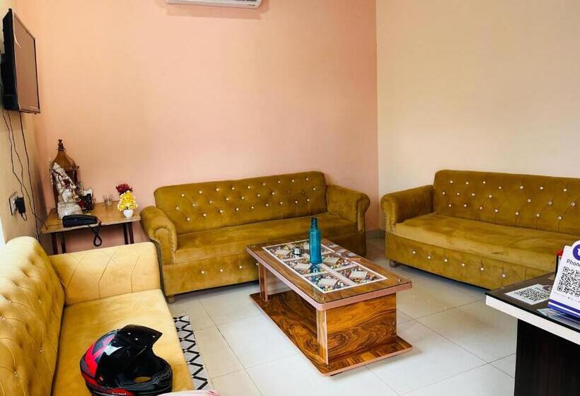 Gopal Hotel And Palace