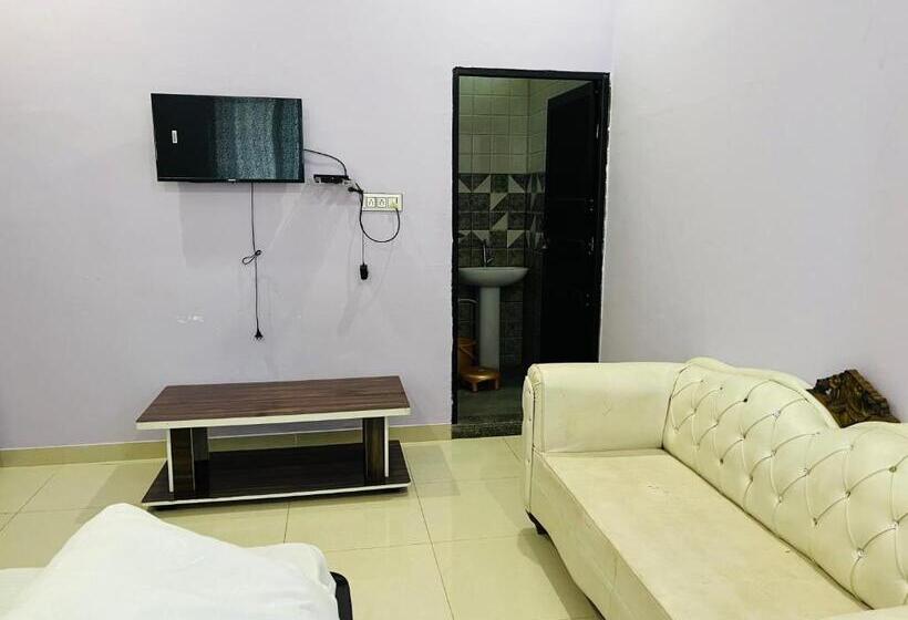 Gopal Hotel And Palace