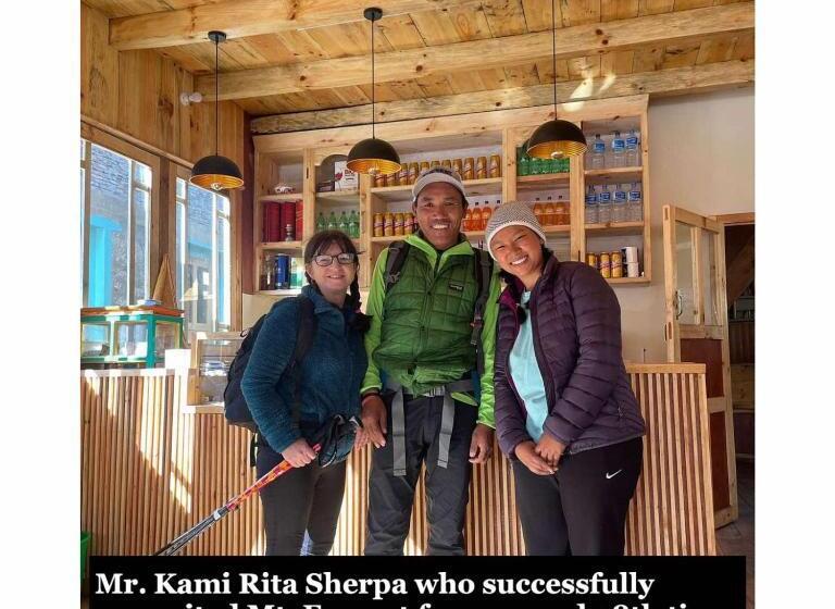 هتل Kongde Peak Guest House