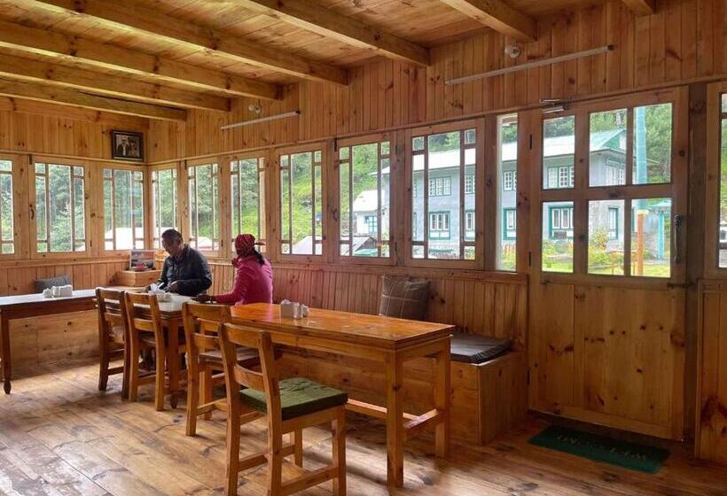هتل Kongde Peak Guest House