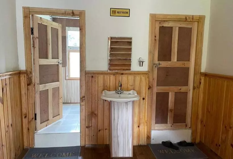 هتل Kongde Peak Guest House