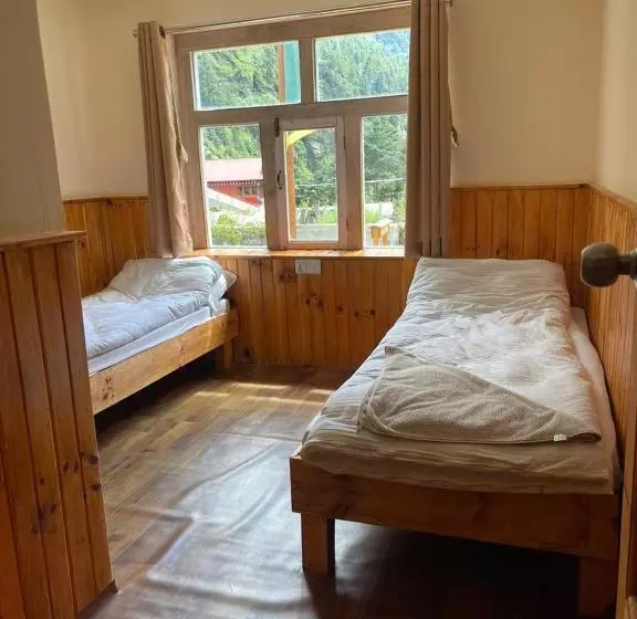 هتل Kongde Peak Guest House