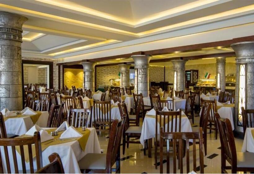 هتل Lillyland Mirage Bay & Aqua Park