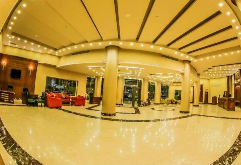 هتل Lillyland Mirage Bay & Aqua Park