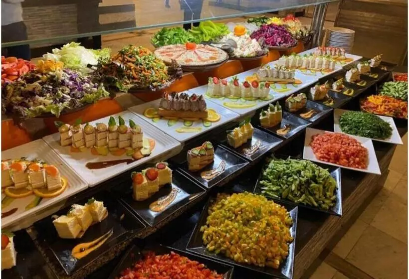 هتل Lillyland Mirage Bay & Aqua Park