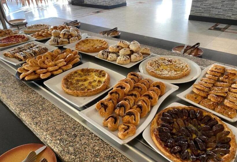 هتل Lillyland Mirage Bay & Aqua Park