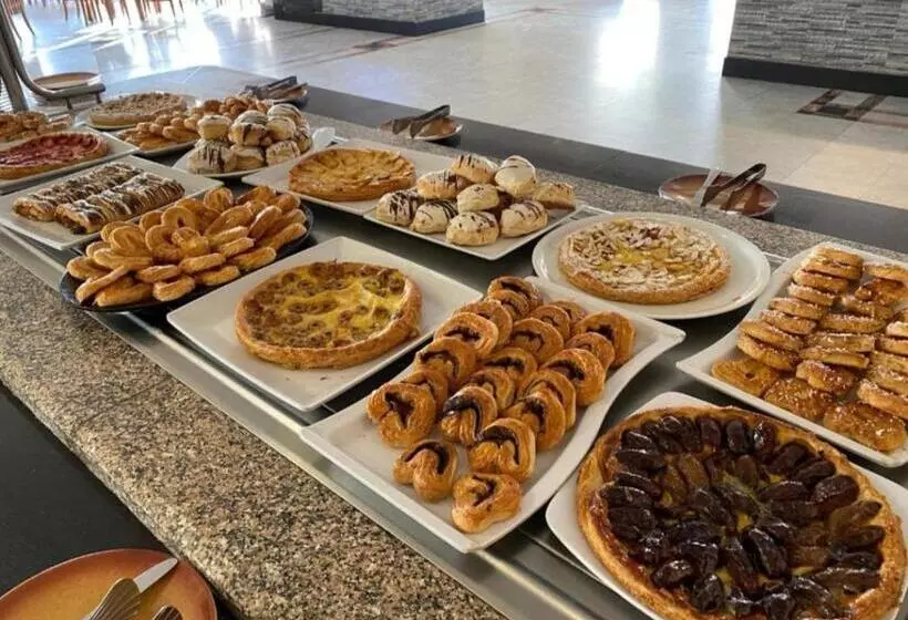 هتل Lillyland Mirage Bay & Aqua Park