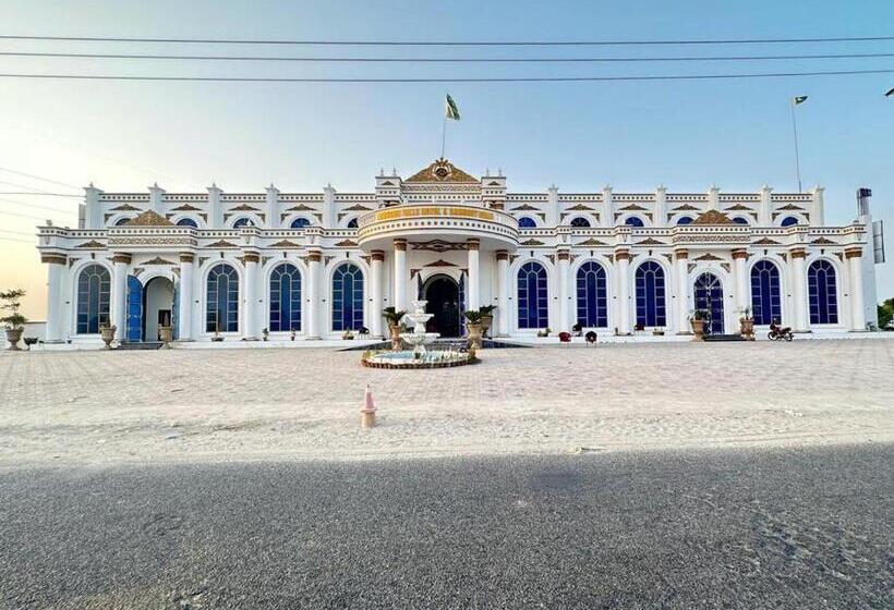 هتل Niagara Falls Bahawalpur