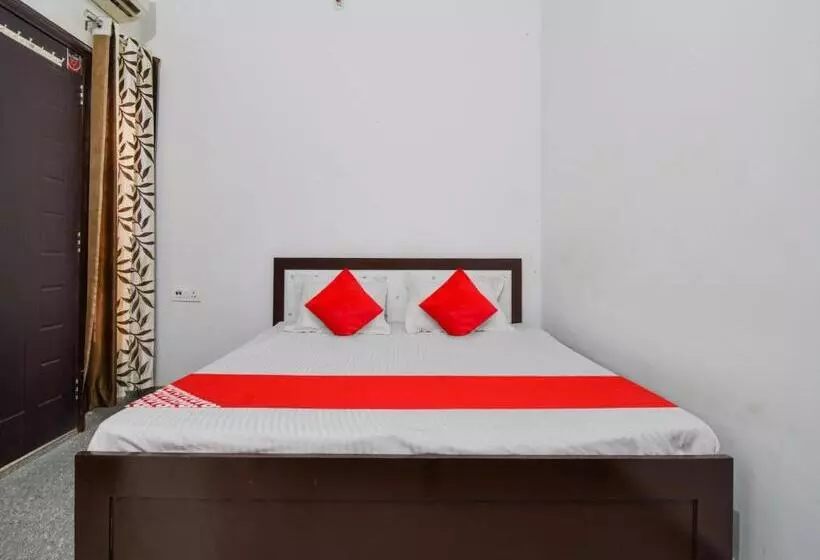 Hotelli Oyo Flagship The Diamond Guest House