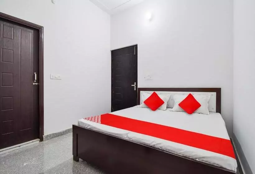 Hotelli Oyo Flagship The Diamond Guest House