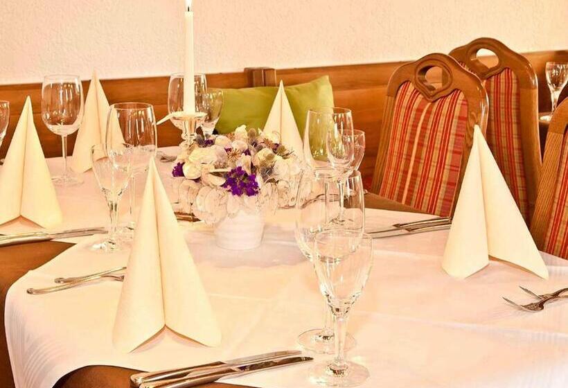 Пансион Landhotel Dorfschmiede Konditorei Café Restaurant