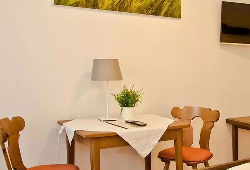 ペンション Landhotel Dorfschmiede Konditorei Café Restaurant