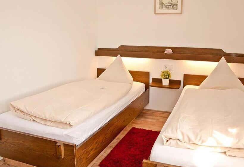 Пансион Landhotel Dorfschmiede Konditorei Café Restaurant