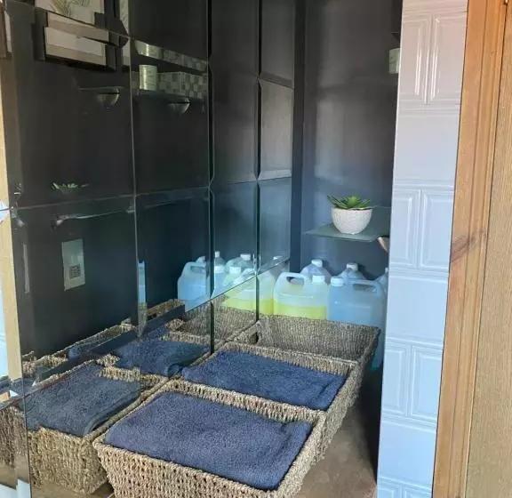 Majatalo Sanhoteliers   Room 4 Free Parking, Shared Bathroom