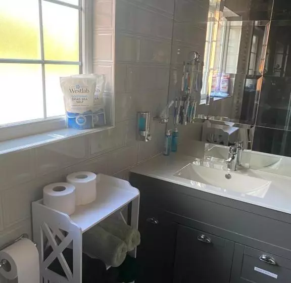Majatalo Sanhoteliers   Room 4 Free Parking, Shared Bathroom