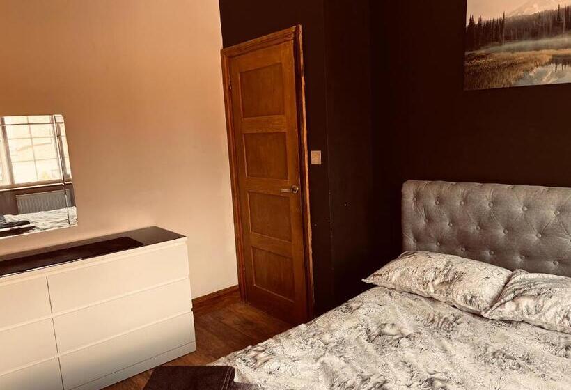 ペンション Sanhoteliers   Room 4 Free Parking, Shared Bathroom