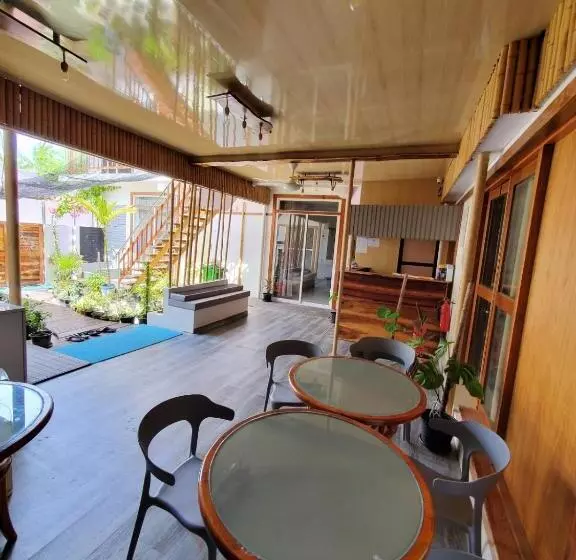 پانسیون Sun & Surf