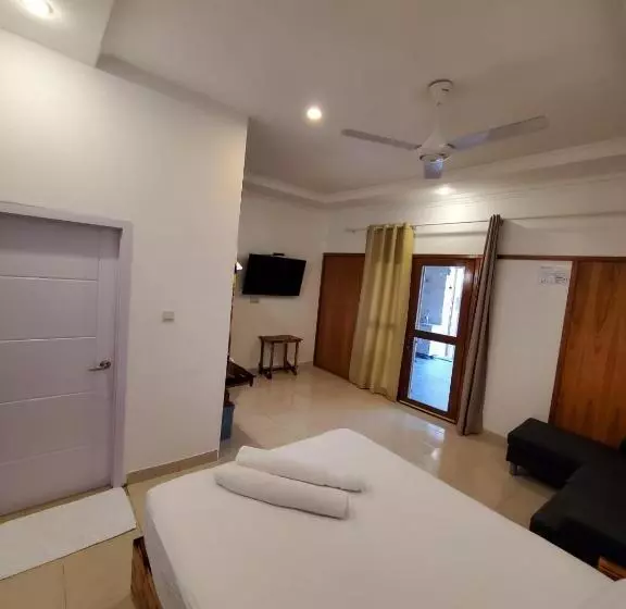 پانسیون Sun & Surf