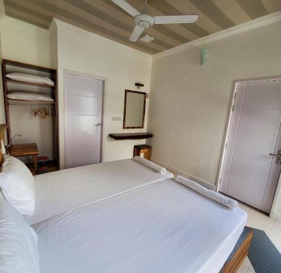 پانسیون Sun & Surf