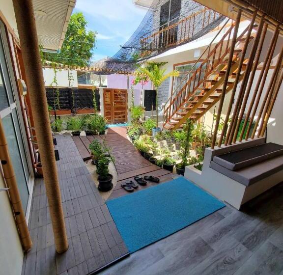 پانسیون Sun & Surf