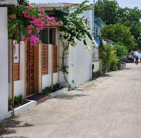 پانسیون Sun & Surf