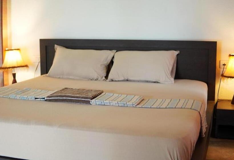 Lomakeskus Rain Clouds Wayanad Forest Retreat   The Best Couple Friendly Private Cottages With Bathtub #secures