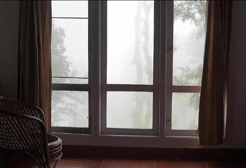 Lomakeskus Rain Clouds Wayanad Forest Retreat   The Best Couple Friendly Private Cottages With Bathtub #secures