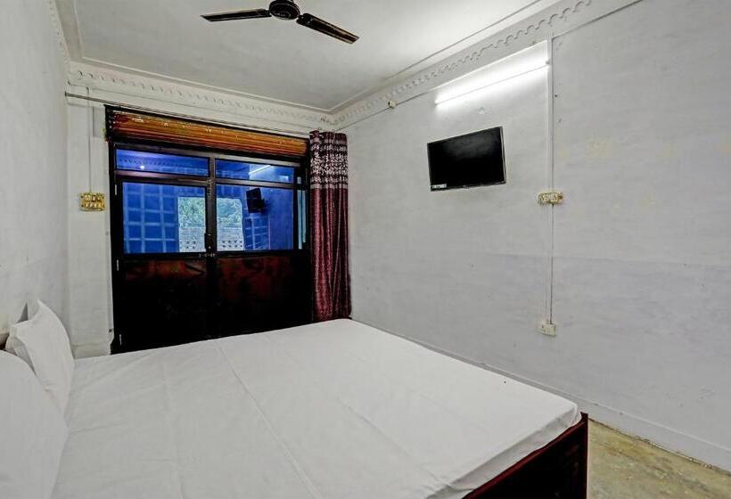 Spot On Hotel Classic & Restaurant