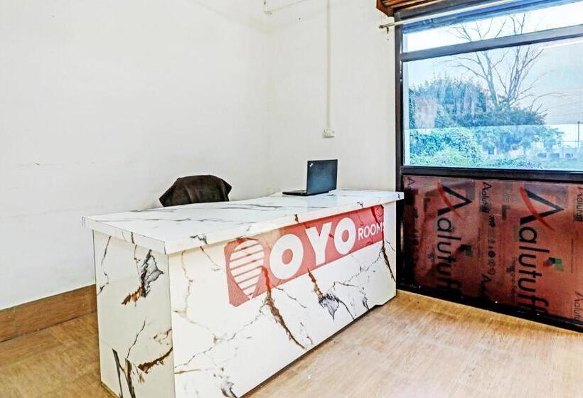 Spot On Hotel Classic & Restaurant