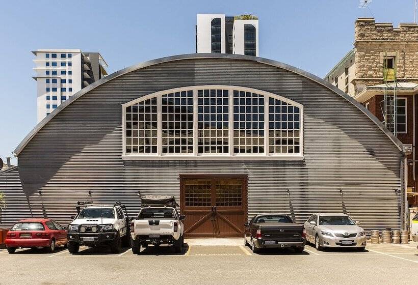 The Old Swan Barracks   Hostel