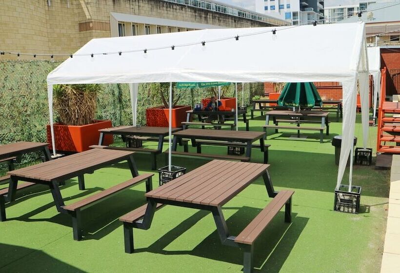 The Old Swan Barracks   Hostel