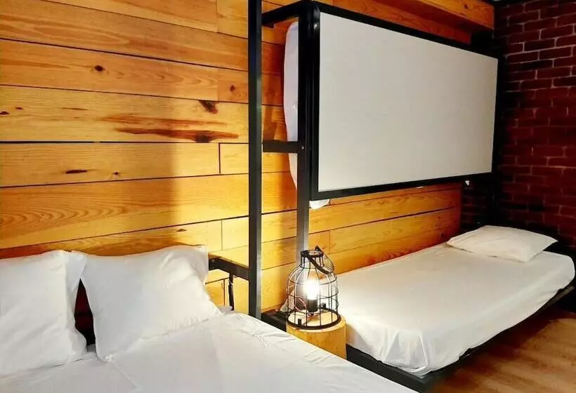هاستل Hostal Erasmus By Gaiarooms