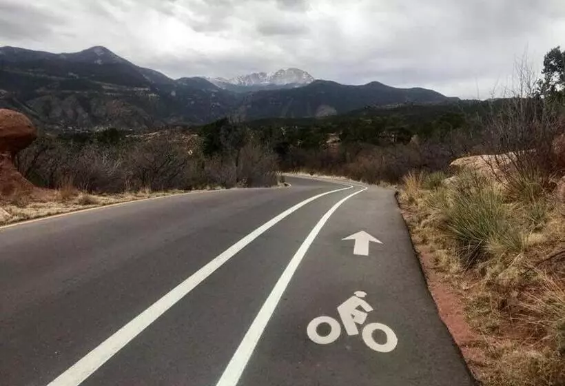 ホテル Buffalo Lodge Bicycle Resort   Amazing Access To Local Trails & The Garden