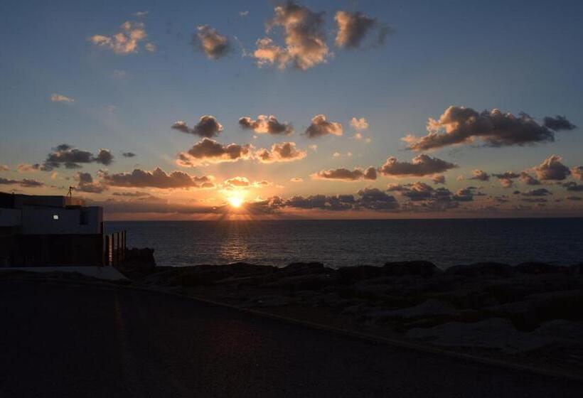 ホテル Captains Log House