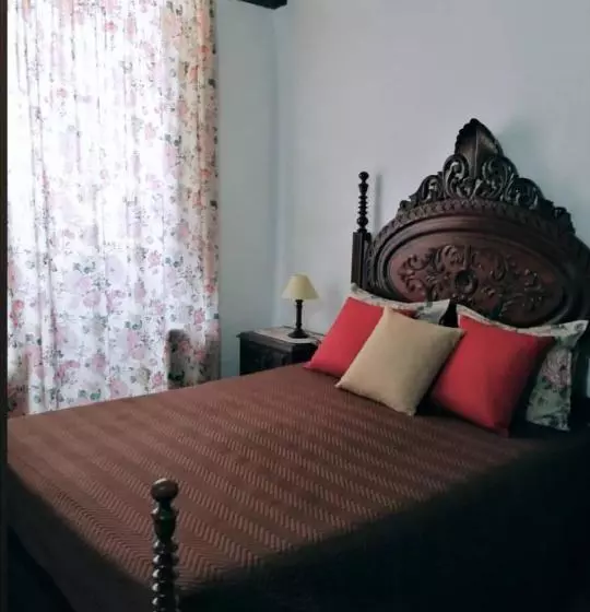 هتل Casa Rural Santo Condestavel