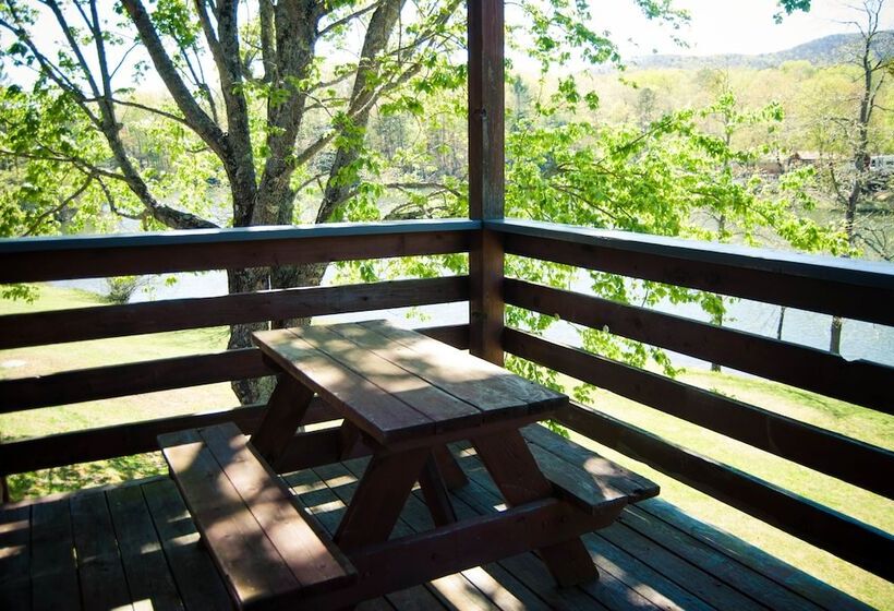 Отель Country Hideaway At Mountain Lakes Resort